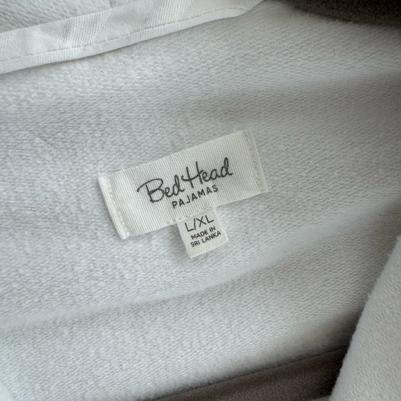 BedHead White Robe - Picture 3 of 6